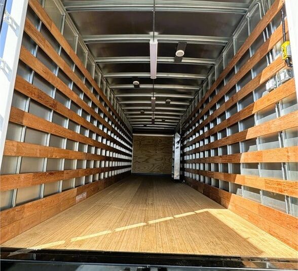 truck 198385 (9+1)-9005749637