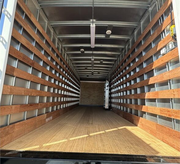 truck 198393 (15+1)-9005985616