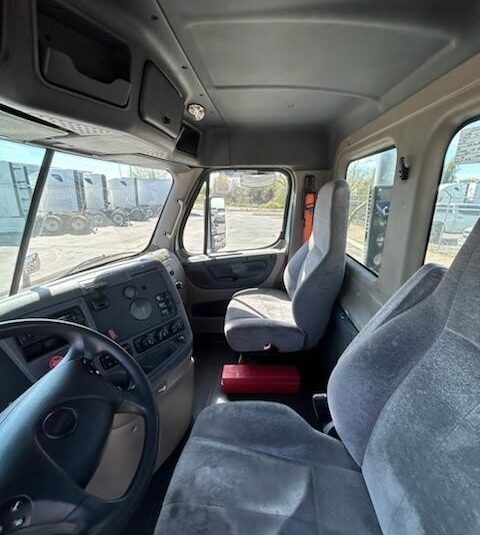truck 198395 (15+1)-8062355301