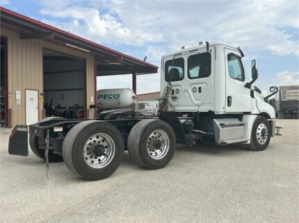 truck 193802 (6+1)-8039339656