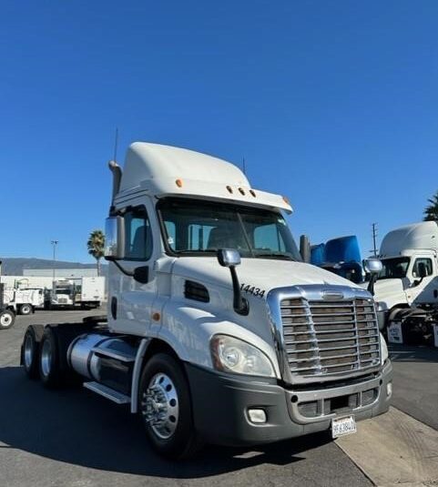truck 193806 (0+1)-8044049283