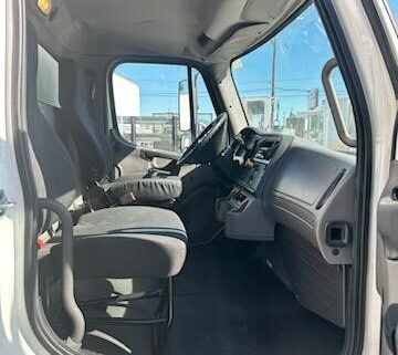 truck 193833 (6+1)-8047908978