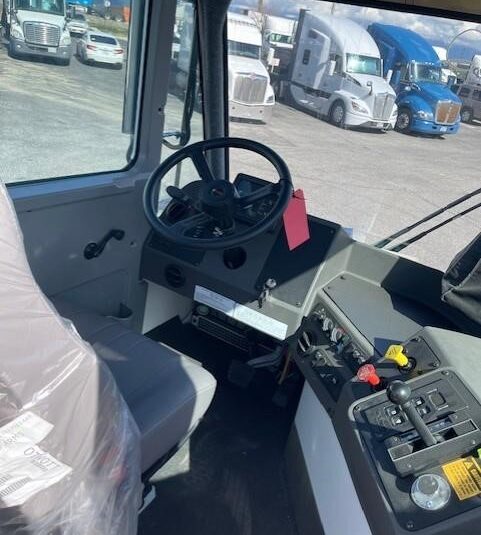 truck 196905 (8+1)-8058336034
