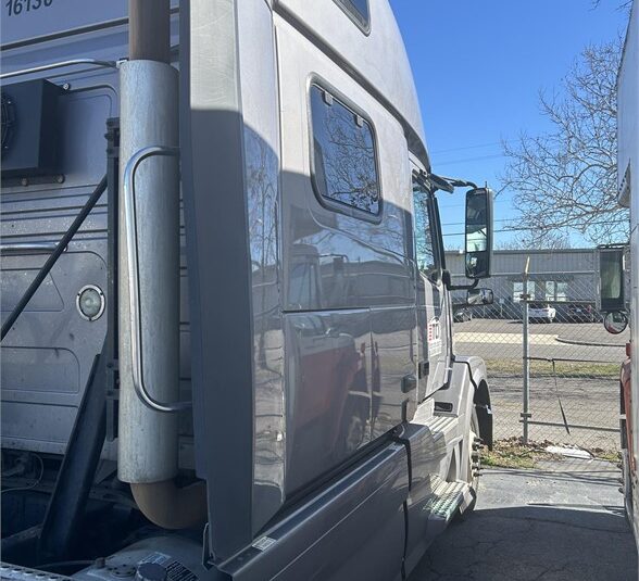 truck 196913 (6+1)-8058813257