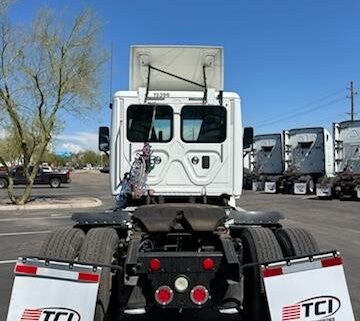 truck 197465 (6+1)-8063598901