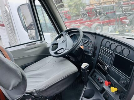truck 201632 (8+1)-9010776845