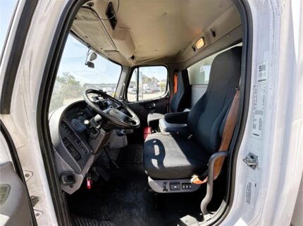 truck 202029 (8+1)-9014771642
