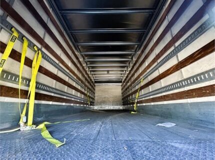 truck 202261 (6+1)-9014770859