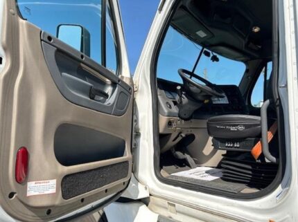 truck 202940 (10+1)-9021708460