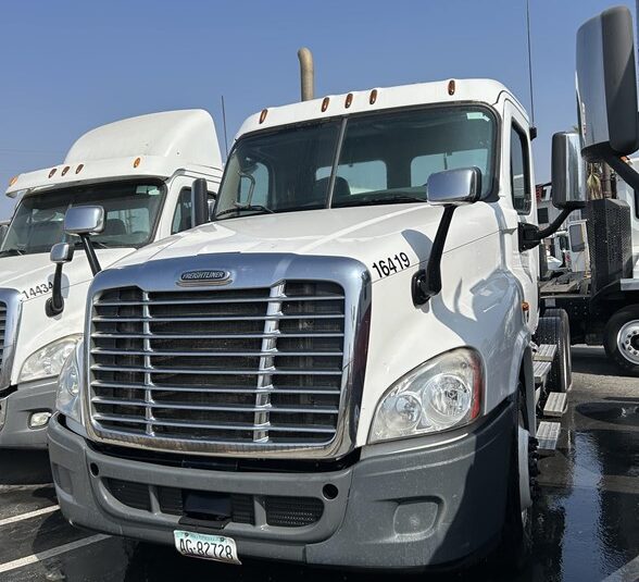 truck 203070 (0+1)-9026411497
