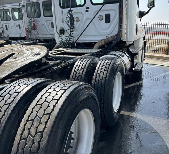 truck 203070 (2+1)-9026411529