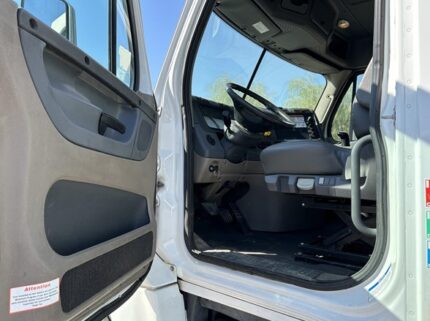 truck 203172 (9+1)-9028275602