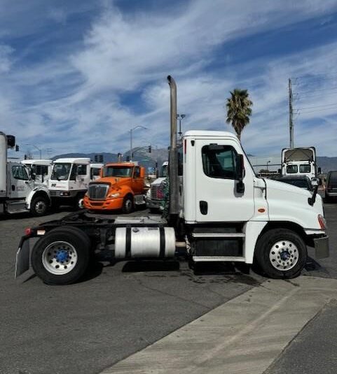 truck 203175 (6+1)-9028705867