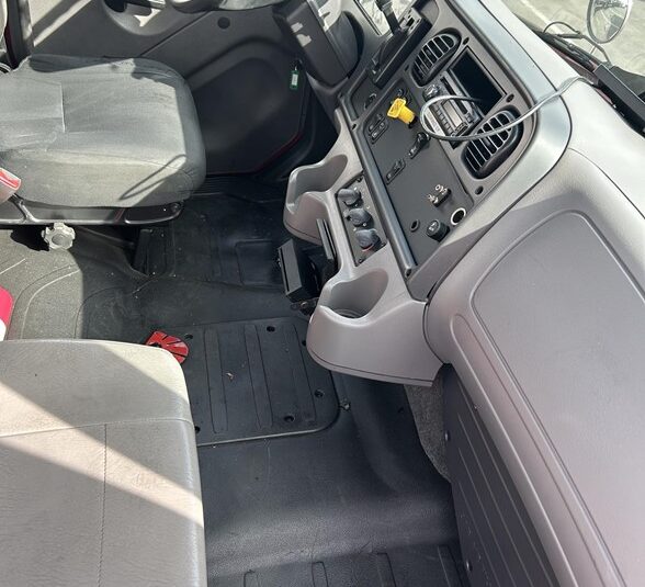 truck 203629 (8+1)-9032581764