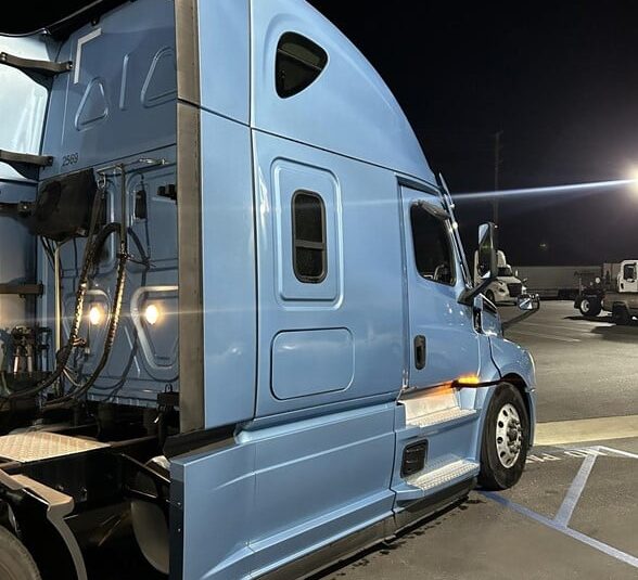 truck 204167 (9+1)-9039243293