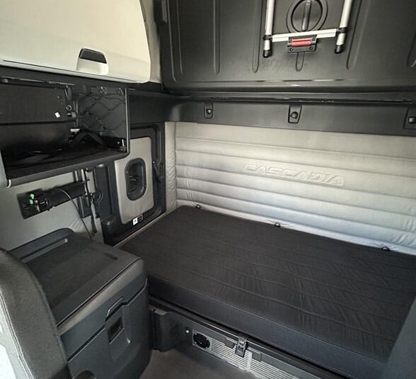 truck 204698 (17+1)-9058242080