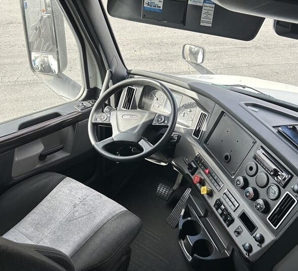 truck 204698 (19+1)-9058242832