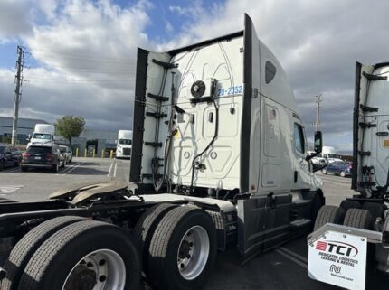 truck 204698 (6+1)-9058238595