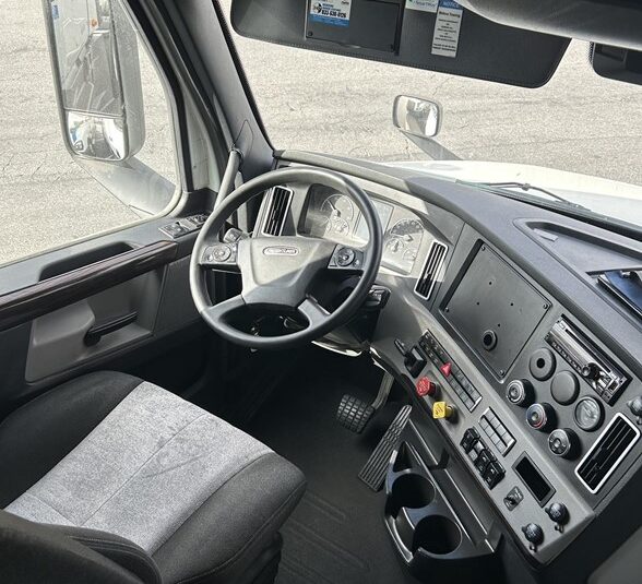 truck 204704 (19+1)-9058242832