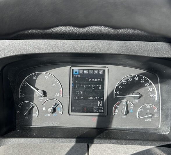 truck 204704 (20+1)-9058243113