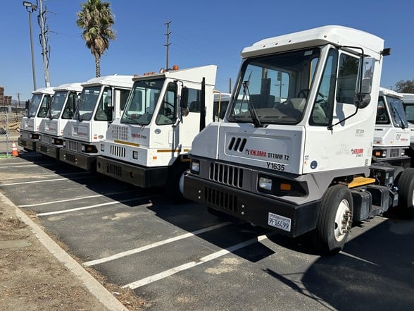 truck 204723 (0+1)-9028709600
