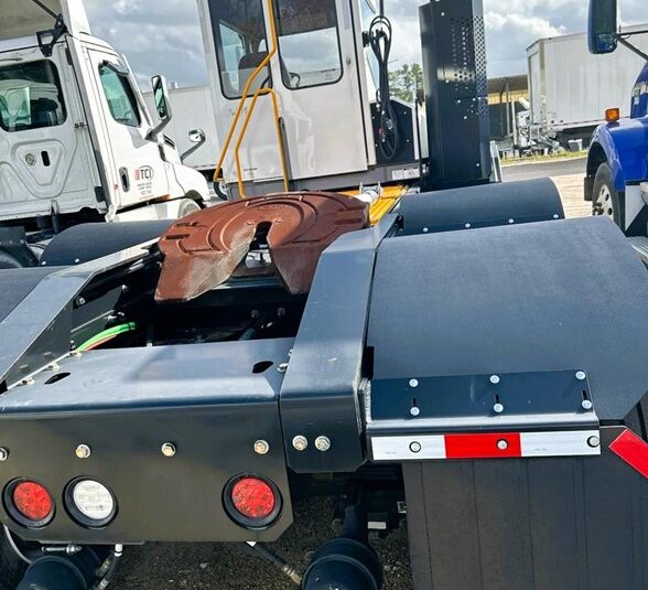 truck 204724 (2+1)-9045590589