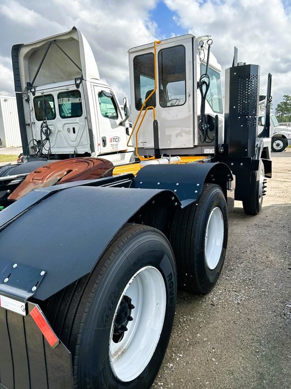 truck 204724 (3+1)-9045590617
