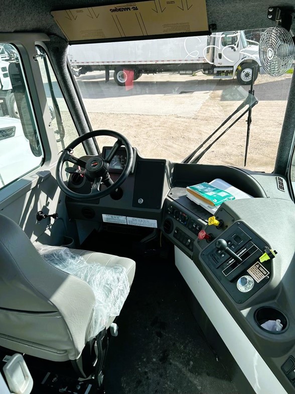 truck 204724 (6+1)-9045591608