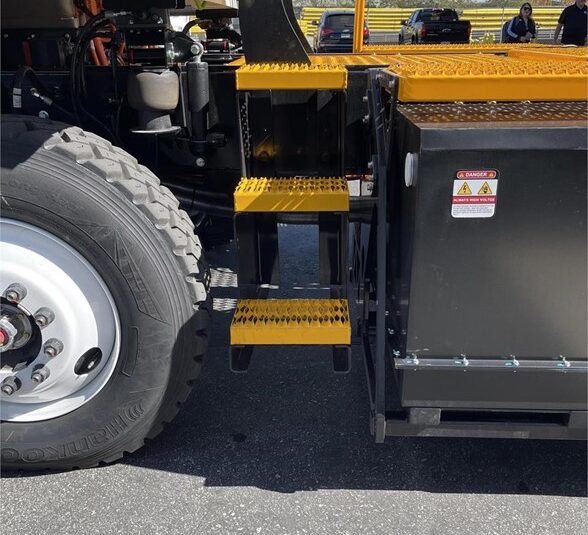 truck 208104 (5+1)-8057969168