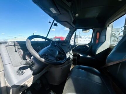 truck 208141 (7+1)-9047590827