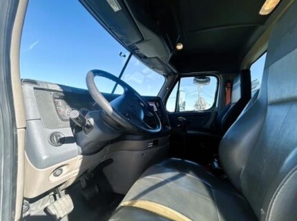 truck 208141 (8+1)-9047590842