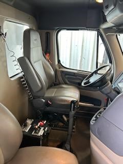truck 208149 (10+1)-9009318568