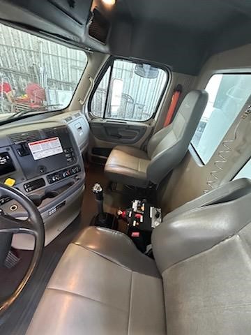 truck 208149 (39+1)-9009318554