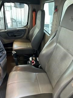 truck 208149 (6+1)-9009318562