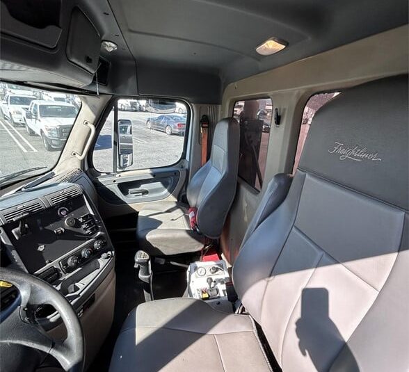 truck 208150 (15+1)-9017897766