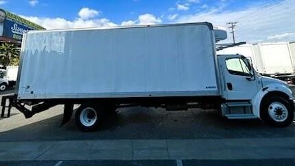 truck 208156 (8+1)-9040768612