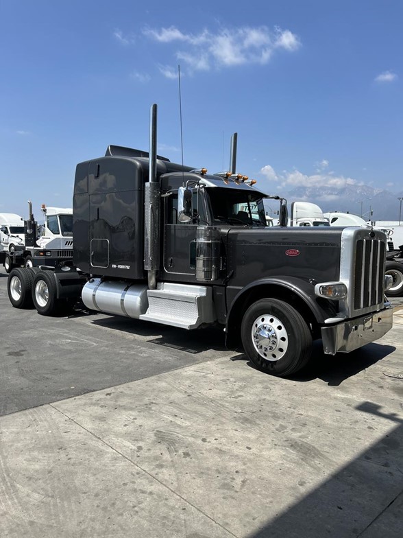 truck 208213 (6+1)-9052973773