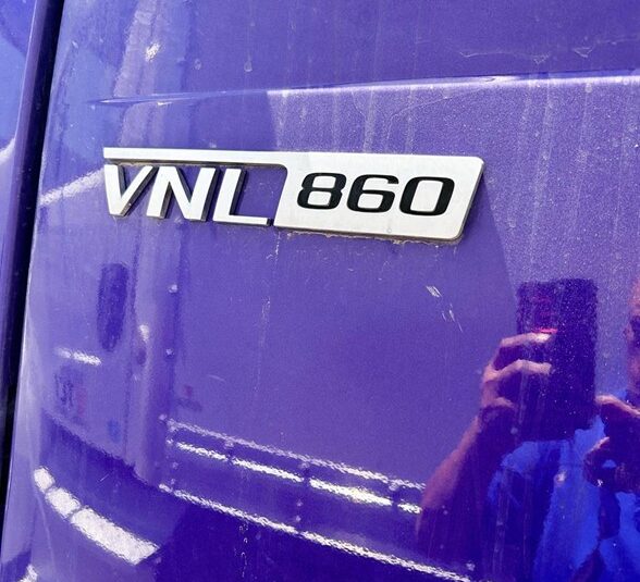 truck 208216 (8+1)-9057619126