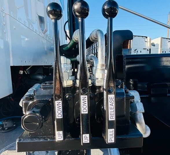truck 208219 (6+1)-9049352210
