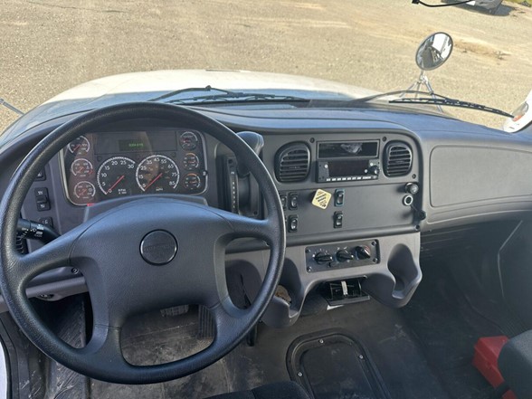 truck 208235 (7+1)-8063723158