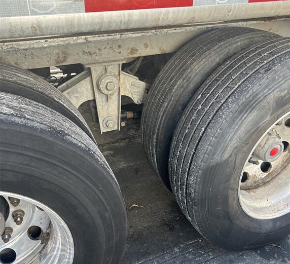 truck 208240 (8+1)-8057226616