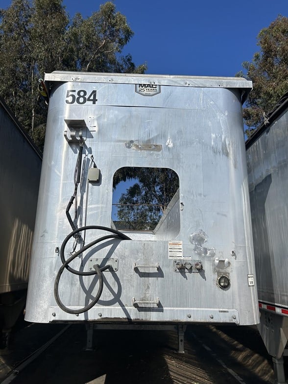 truck 208246 (0+1)-9048016052