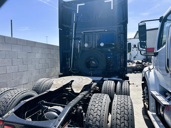 truck 208251 (7+1)-9053494159