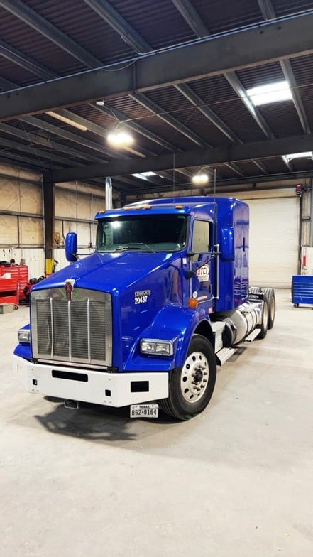 truck 208260 (0+1)-9037328593