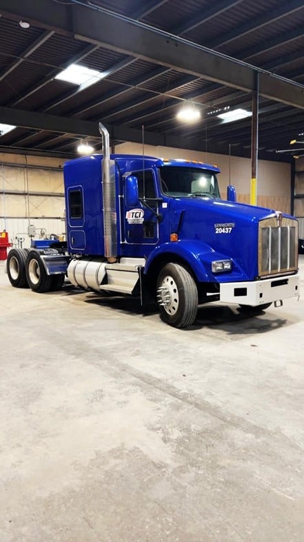 truck 208263 (0+1)-9038748362