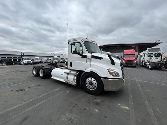 truck 208271 (1+1)-9052005809