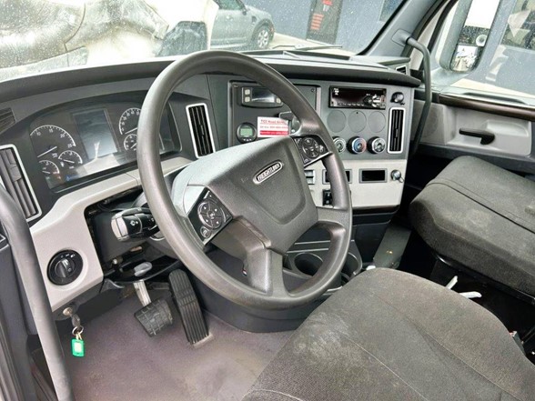 truck 208284 (6+1)-9014809563