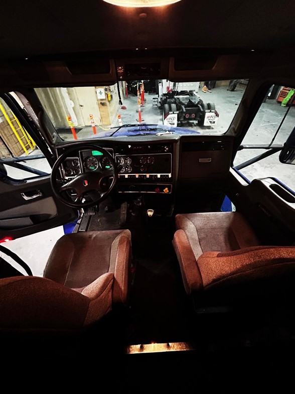 truck 208285 (11+1)-9037328608