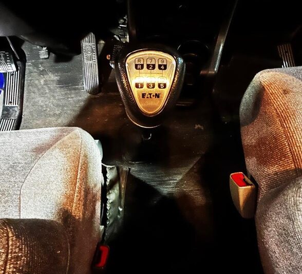 truck 208285 (12+1)-9037328610