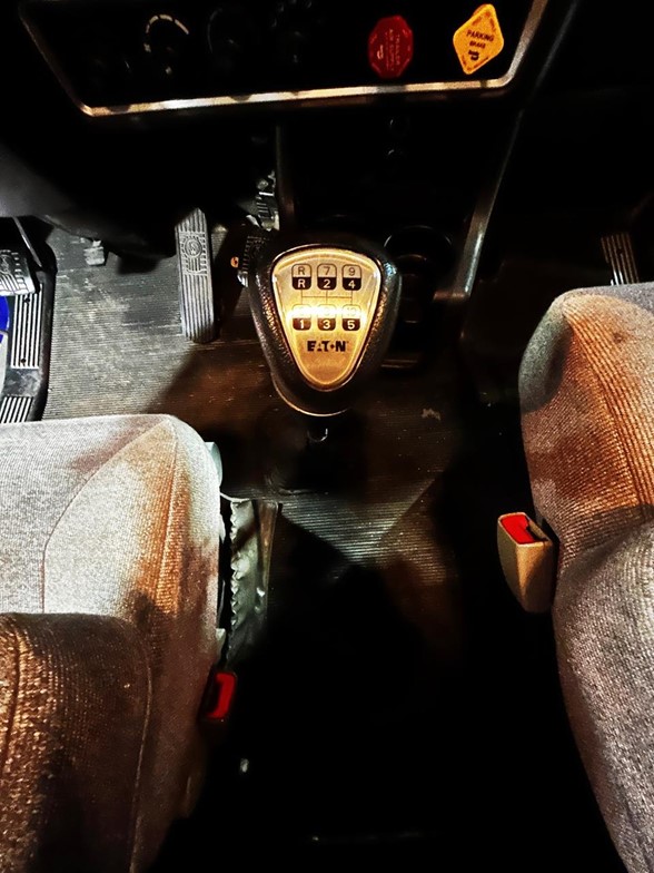 truck 208285 (12+1)-9037328610